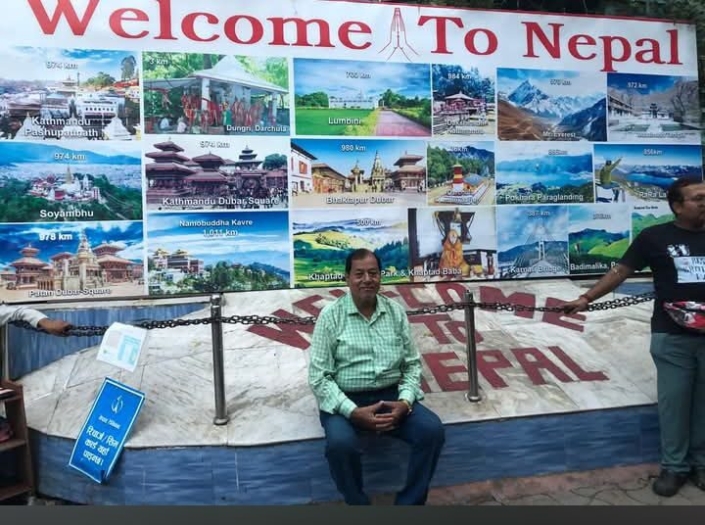 nepal-tour-guest-at-india-nepal-border Nepal tour